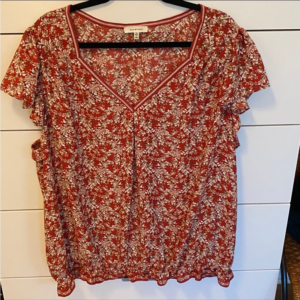 Beautiful floral elastic waist blouse size 3x